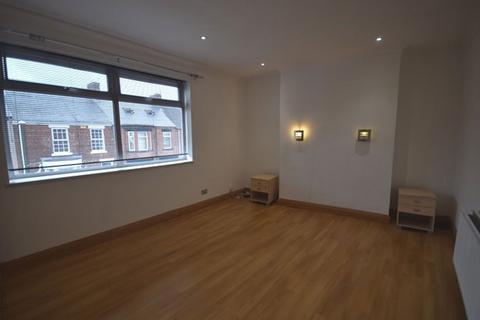 3 bedroom flat to rent, Ada Street, South Shields