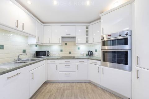 2 bedroom retirement property for sale, Oatlands Drive, Weybridge KT13