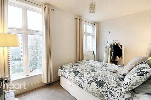 2 bedroom apartment for sale, Canonbie Road, London