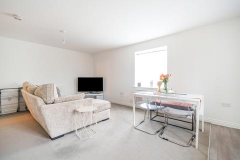 2 bedroom flat for sale, Ash Way, Haywards Heath, RH17