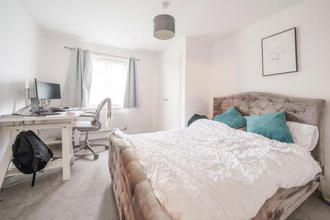 2 bedroom flat for sale, Ash Way, Haywards Heath, RH17