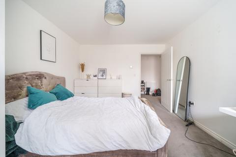 2 bedroom flat for sale, Ash Way, Haywards Heath, RH17