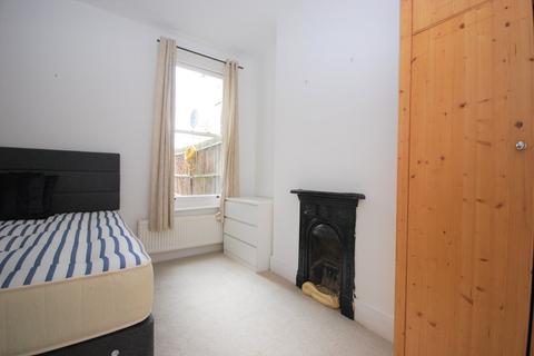 undefined, Brightwell Cresent, Tooting Broadway SW17
