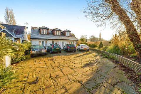 5 bedroom detached house for sale, Frays Avenue, West Drayton, London, UB7 7AG