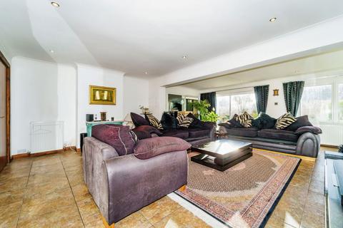 5 bedroom detached house for sale, Frays Avenue, West Drayton, London, UB7 7AG