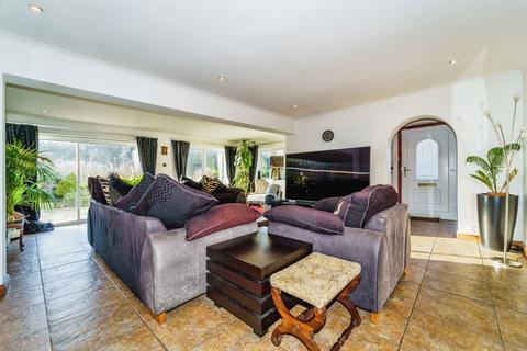53 Frays Avenue, West Drayton, UB7 7AG