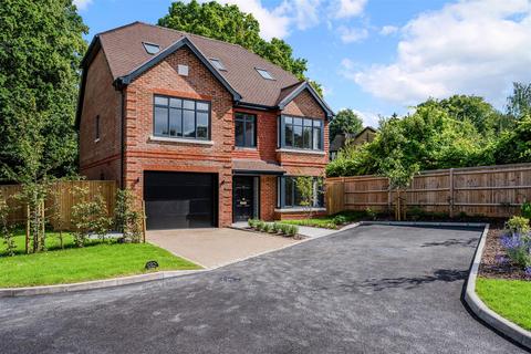 5 bedroom detached house for sale, Shelvers Way, Tadworth