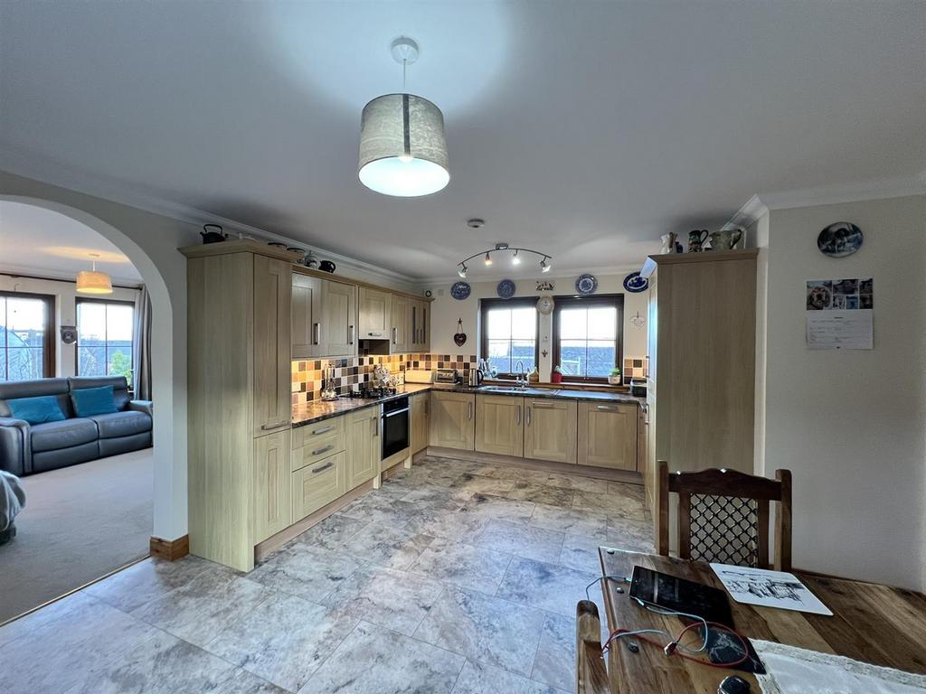 Kitchen to lounge