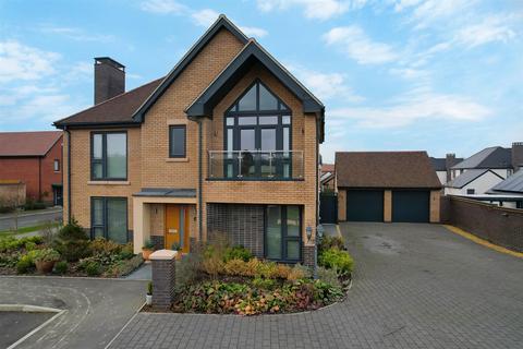 4 bedroom detached house for sale, Moles End, Stratford-upon-avon