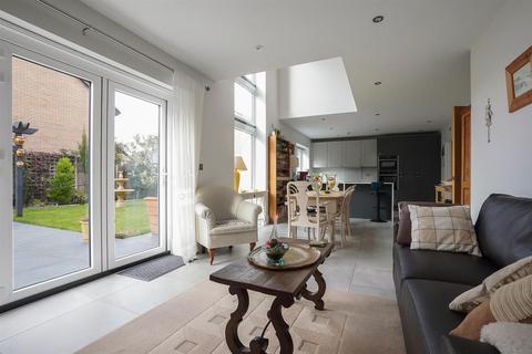 4 bedroom detached house for sale, Moles End, Stratford-upon-avon