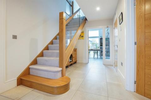 4 bedroom detached house for sale, Moles End, Stratford-upon-avon