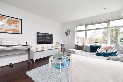 1 bedroom apartment for sale, Mount Felix, Walton-on-Thames, KT12