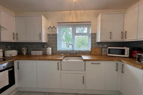 1 bedroom flat for sale, Coneygree Road, Peterborough PE2