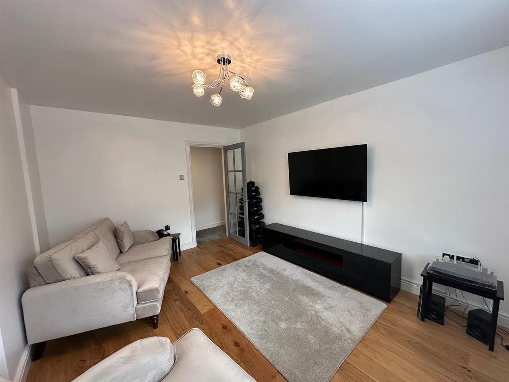 Lounge/Dining Room