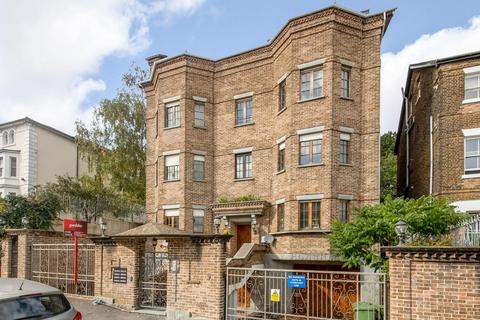 Flat 6, 46 Cintra Park, London, SE19 2LQ