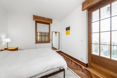 Flat 6, 46 Cintra Park, London, SE19 2LQ