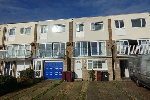 1 bedroom ground floor flat for sale, Kingsway, Selsey