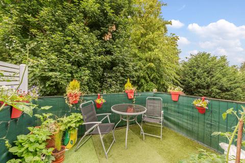 2 bedroom flat for sale, Landcroft Road, East Dulwich, SE22