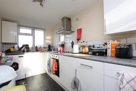 4 bedroom house to rent, Freeview Road, Bath BA2