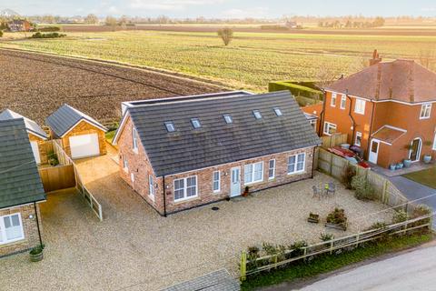 4 bedroom chalet for sale, Field Lane, Friskney, Boston, Lincolnshire, PE22