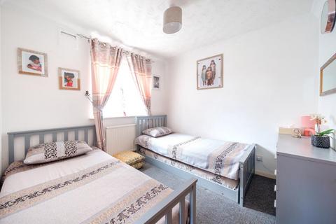 9 Baird Close, Slough, SL1 9HL