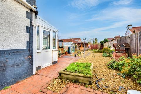 3 bedroom semi-detached house for sale, Carrfield Avenue, Toton