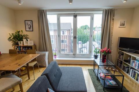 1 bedroom flat for sale, Mount Pleasant Crescent, Stroud Green, N4