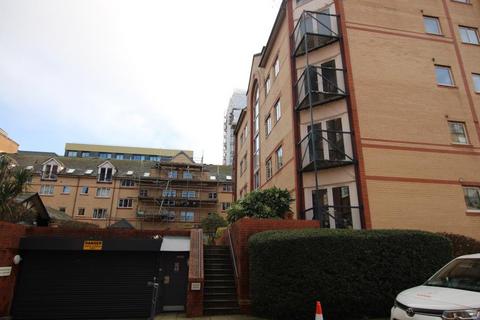 2 bedroom flat to rent, Jessop Court, Bristol BS1