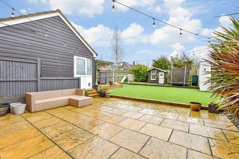 32 Arable Drive, Whitfield, Dover, CT16 3FE