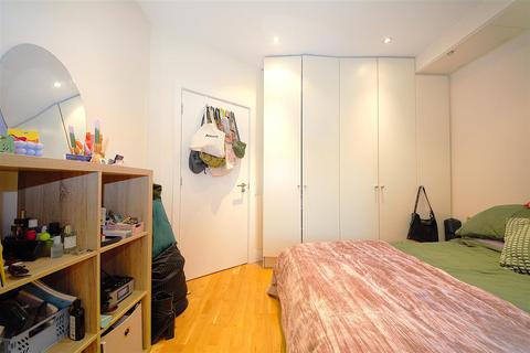 2 bedroom flat to rent, High Road, East Finchley, N2