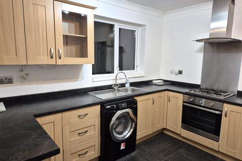 3 bedroom semi-detached house to rent, Birmingham, B44