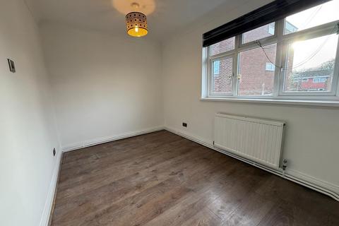 1 bedroom flat to rent, Sparrows Herne, Bushey, Hertfordshire, WD23