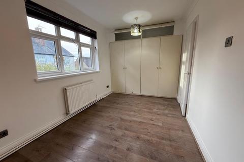 1 bedroom flat to rent, Sparrows Herne, Bushey, Hertfordshire, WD23