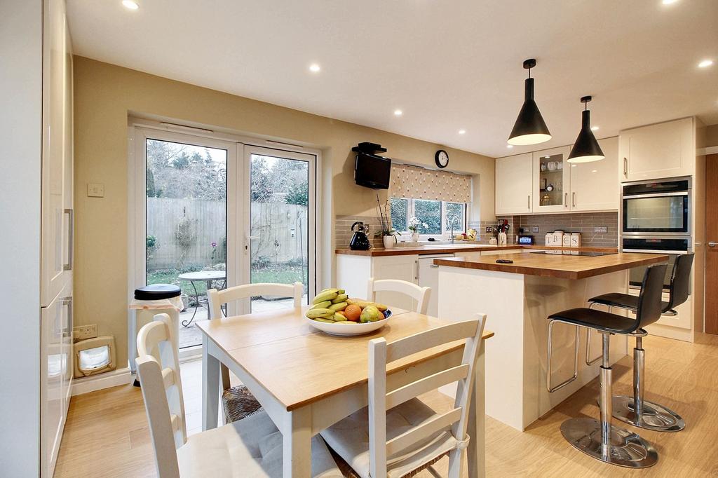 Hoads Wood Gardens, Ashford TN25 4 bed detached house for sale - £675,000