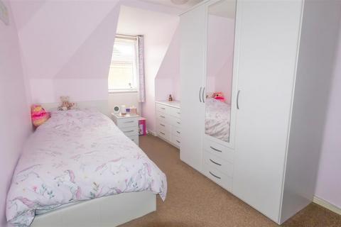 2 Bosuns Close, Fareham, PO16 0TQ