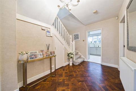 4 bedroom house for sale, Brooke Close, Bushey WD23