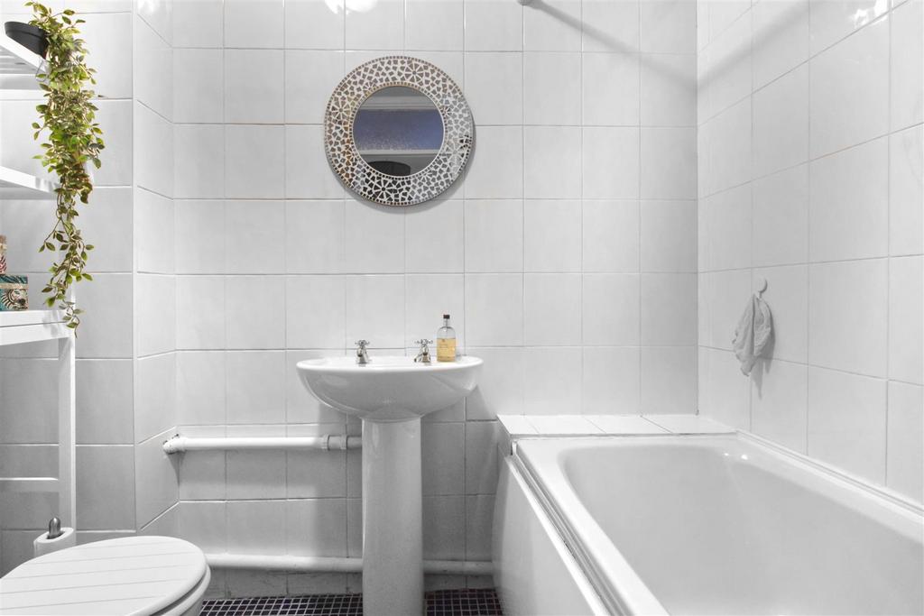 Bathroom.jpg
