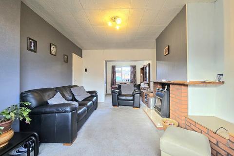 3 bedroom semi-detached house for sale, Spinneyside Gardens, Gateshead NE11