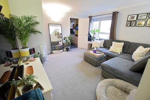 2 bedroom maisonette for sale, Eastlands, New Milton, Hampshire. BH25 5PJ