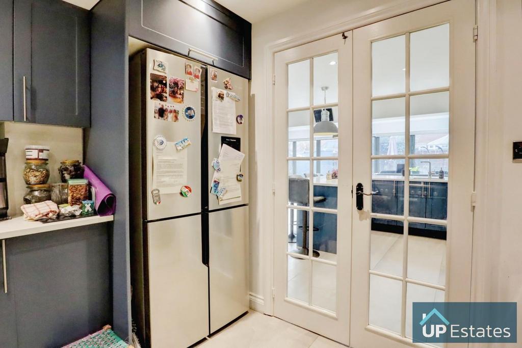 2nd Kitchen/Utility Room