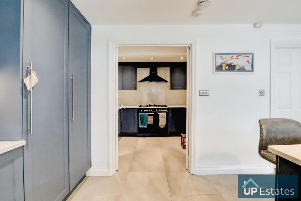 2nd Kitchen/Utility Room