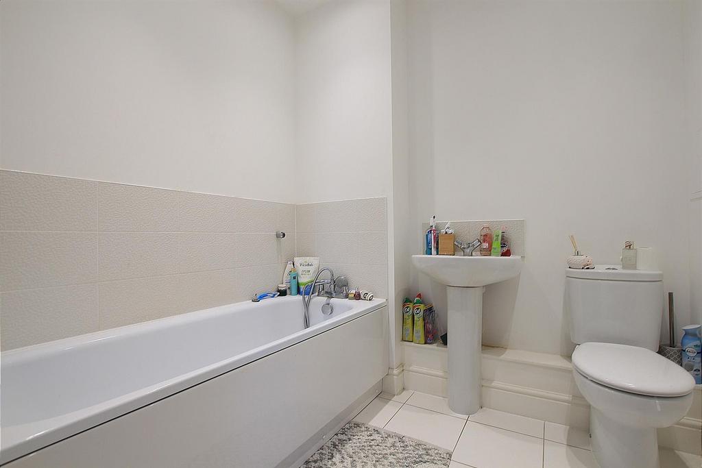 Family Bathroom/ WC