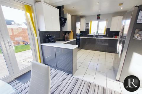 3 bedroom detached house for sale, St. Johns Drive, Rugeley WS15