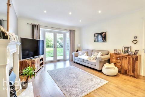 14 Britten Close, Langdon Hills, Basildon, SS16 6TB