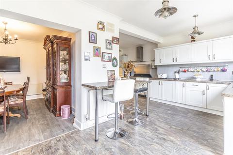 3 bedroom chalet for sale, Walsingham Road, Southend-on-Sea SS2