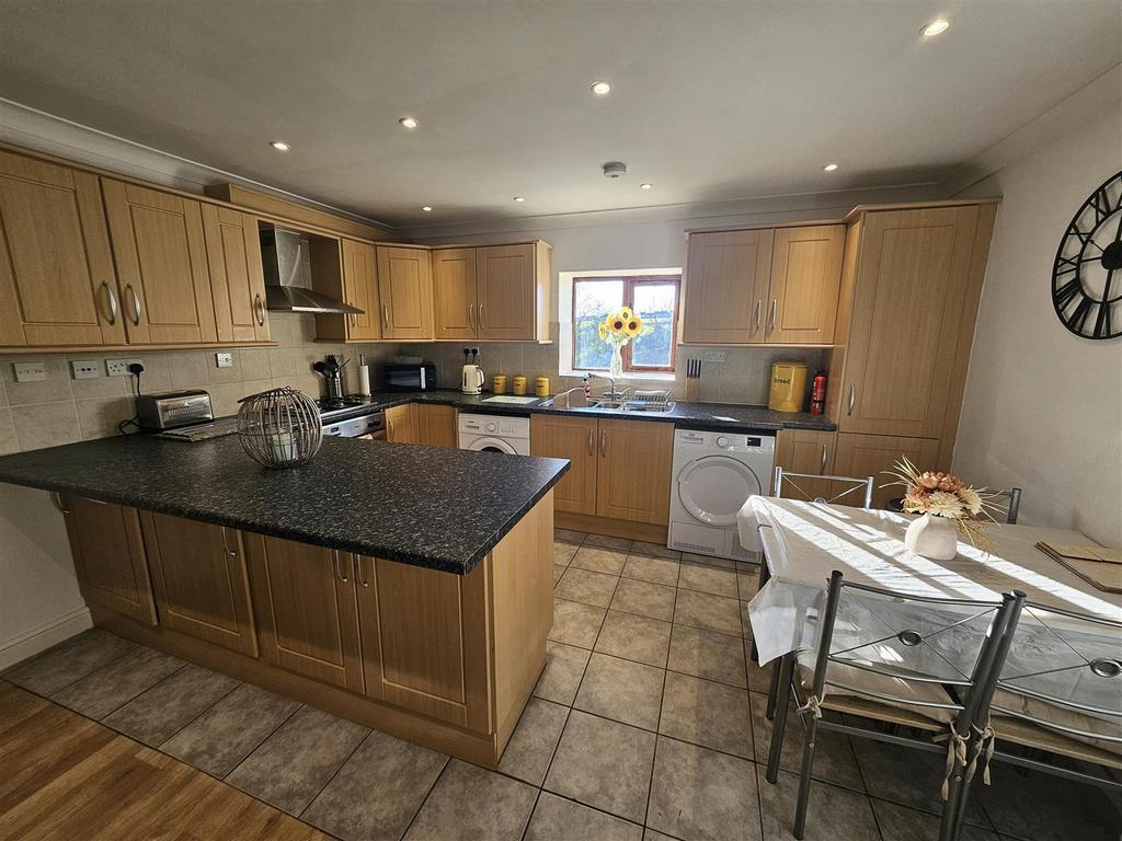 Kitchen/dining area