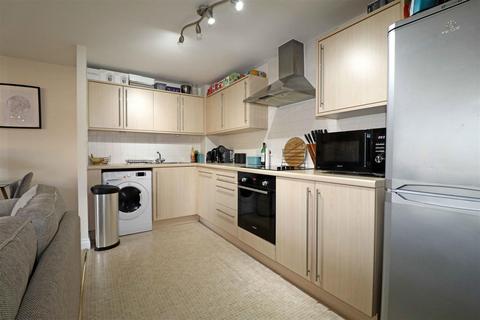 1 bedroom flat for sale, Birch Meadow Close, Warwick