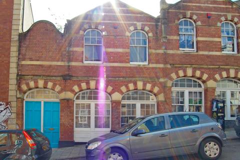 4 bedroom end of terrace house to rent, Hillgrove Street, Bristol BS2