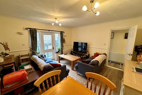 2 bedroom flat to rent, Godfreys Mews, Chelmsford, Essex, CM2