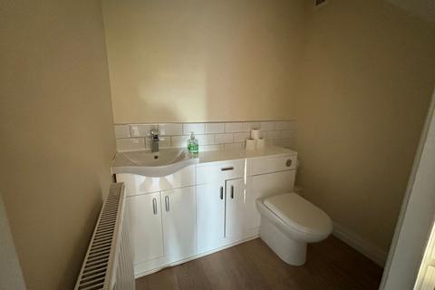 3 bedroom house to rent, Park Lane, Salford M6